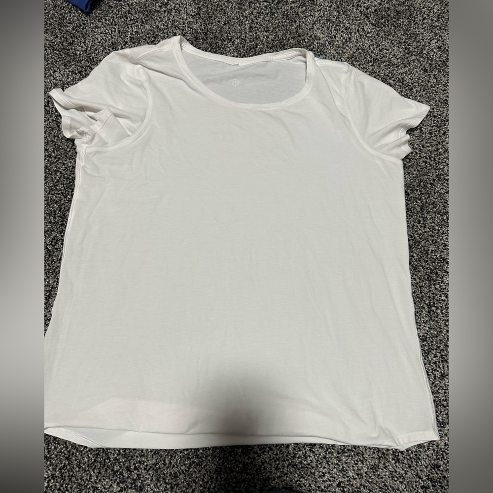 Lululemon tee shirt